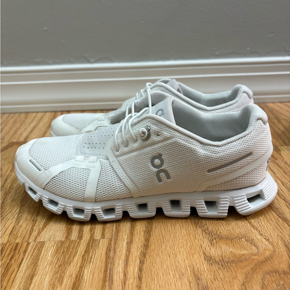 On Clouds 5 Women's White Running Shoes